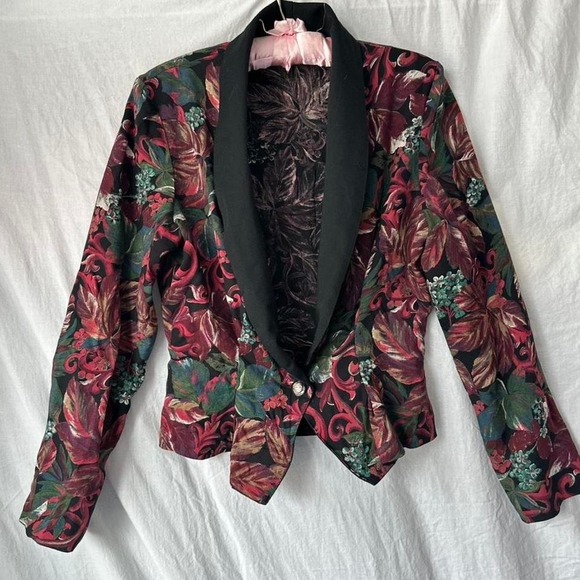 American Vintage Jackets & Blazers - Vintage floral blazer